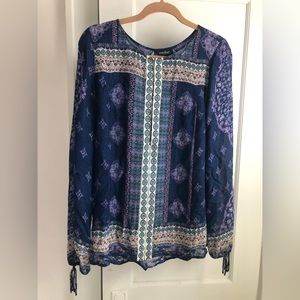 Lucky Brand Women’s large blue/multi sheer top with raglan sleeves
